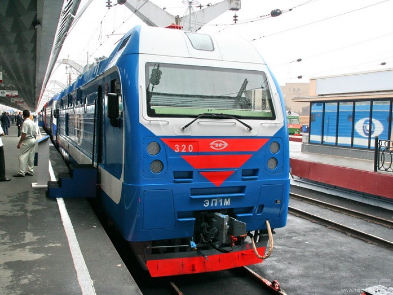 EP1M. Führerstand und Pult einer elektrischen Reisezuglokomotive